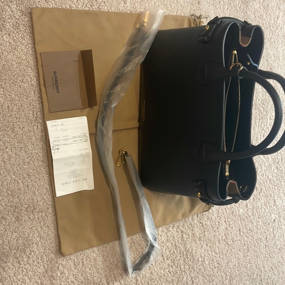 Burberry medium banner in mint condition